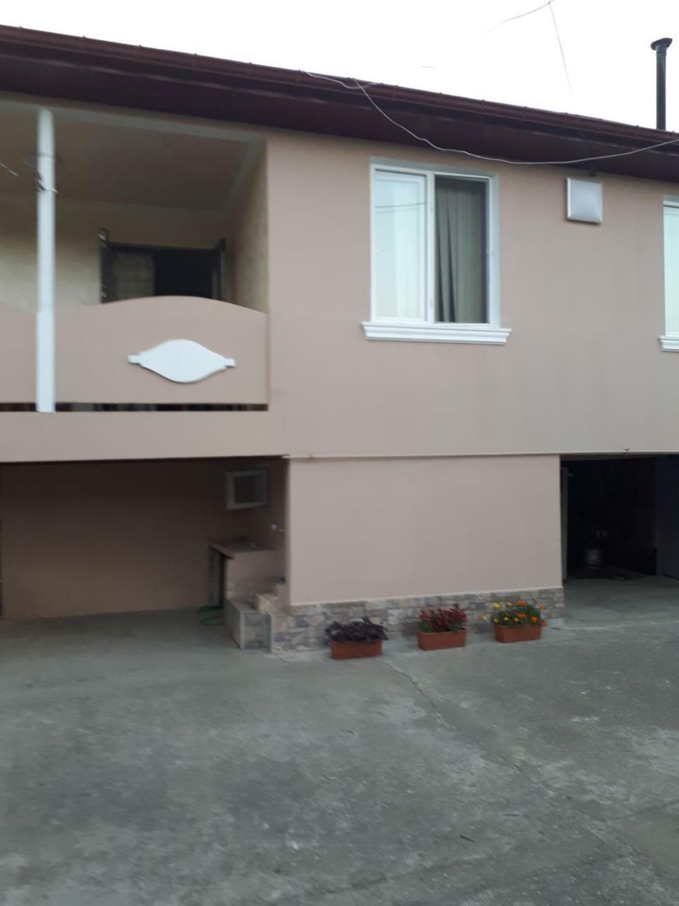More Teona Gonio Exterior photo